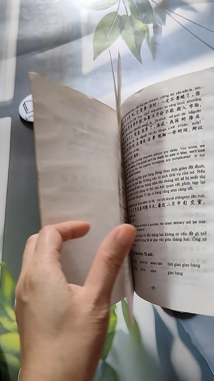 Chinese Business Dialogues - A Cracking Course Book Two (Hoa - Anh - Việt) 8