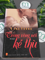 Trong Vòng Nôi Kẻ Thù
