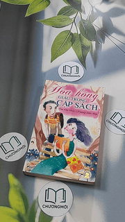 Hoa hồng dấu trong cặp sách