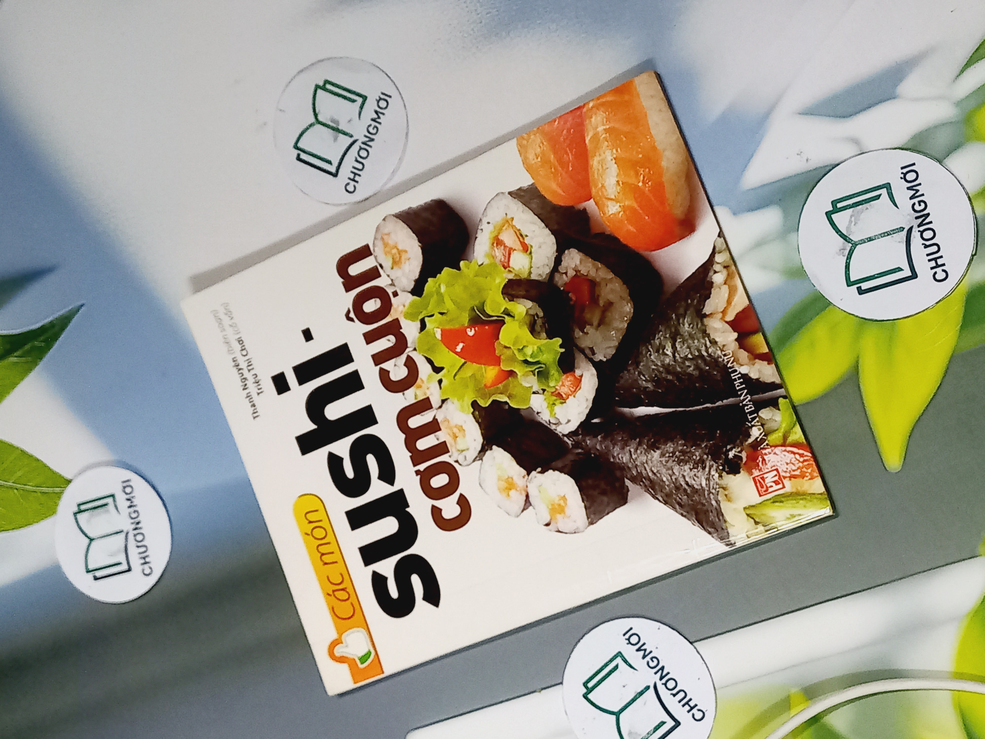 Các Món Sushi Cơm Cuộn