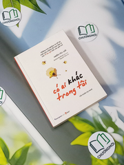 Có Ai Khác Trong Tôi